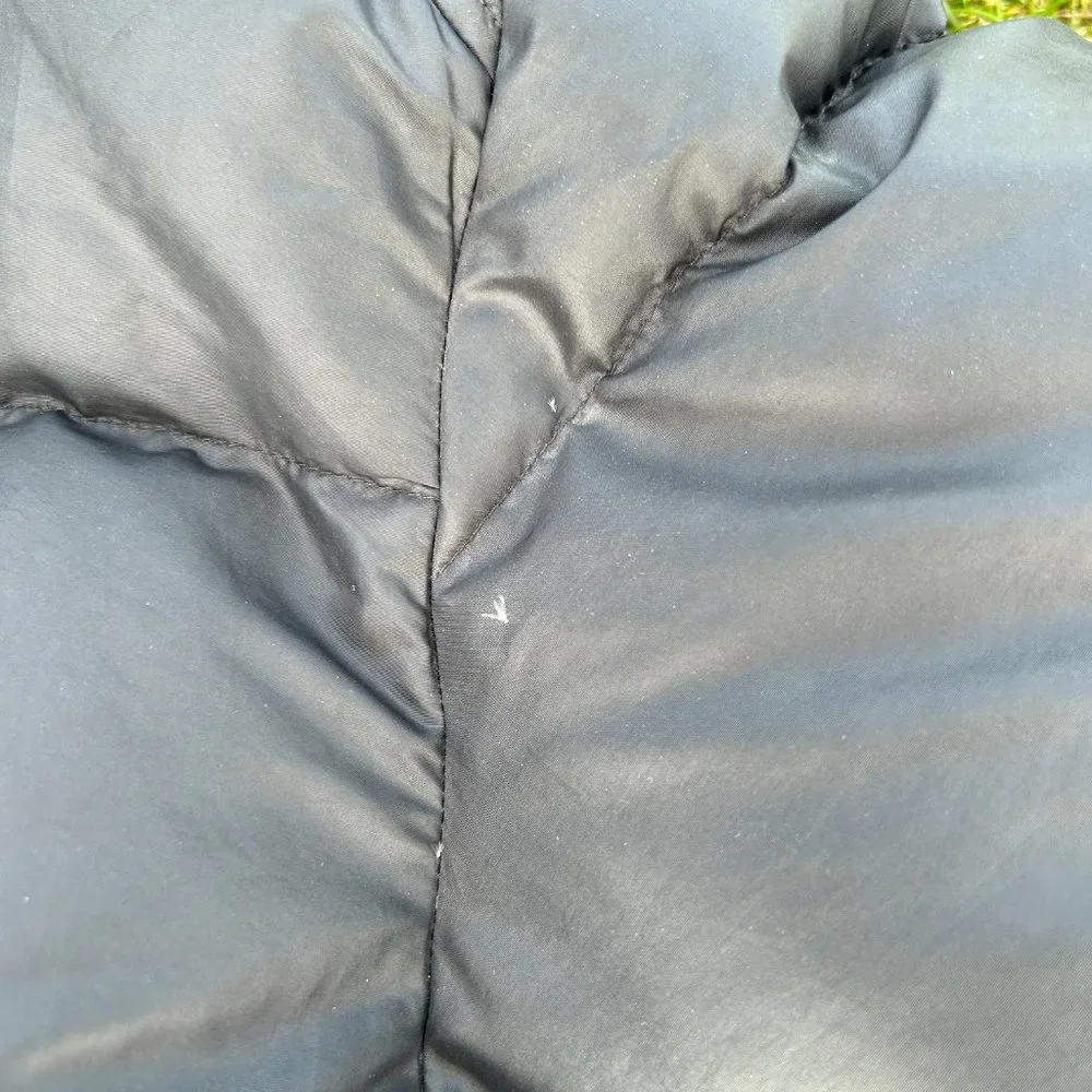 The Northface 550 Puffer Jacket - Picture 4 of 4